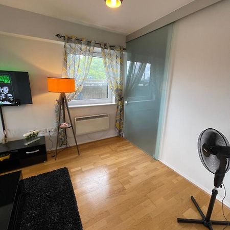 The Reflection Apartment , With River Thames View London Exterior photo