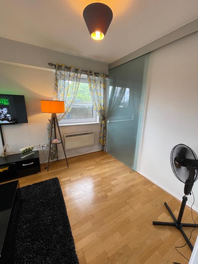 The Reflection Apartment , With River Thames View London Exterior photo